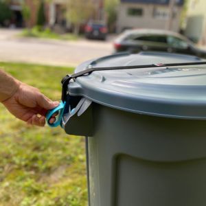 SideArm - For Round Trash Cans